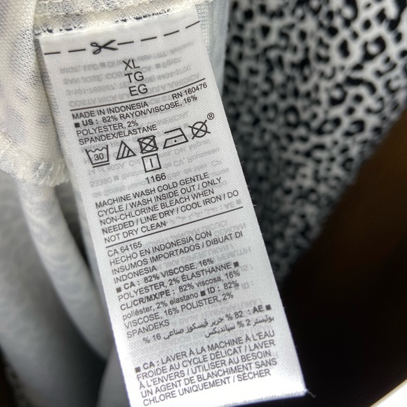 T-Shirt Dress with Knot - Picture 6 of 6